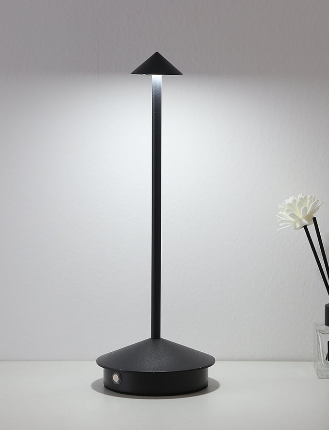 CJ PIUS Rechargeable LED Table Lamp