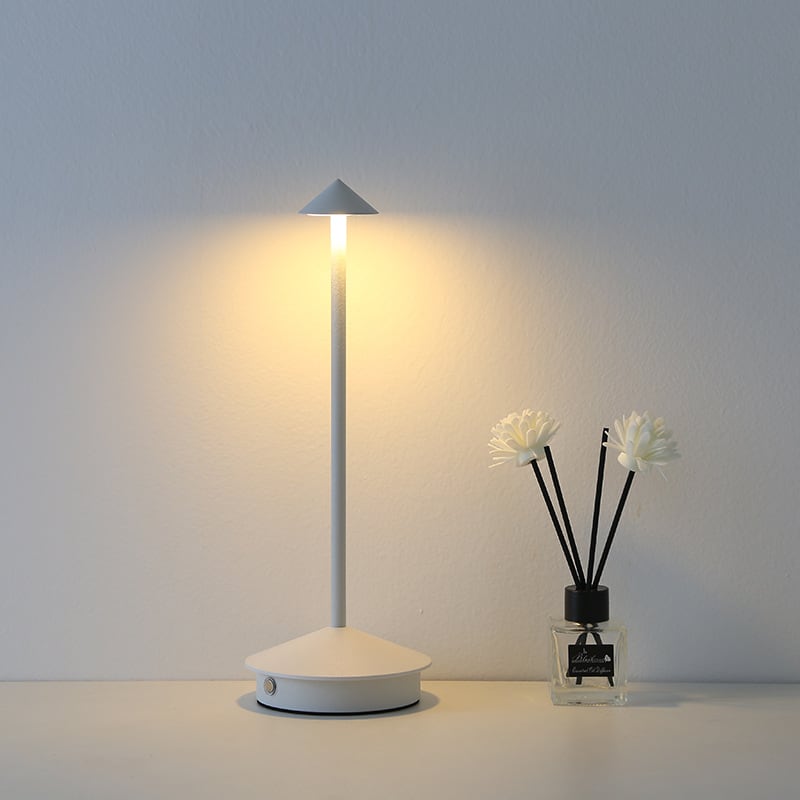 CJ PIUS Rechargeable LED Table Lamp